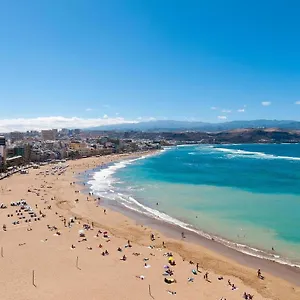 apartment-next-to-las-canteras-with-free-parking.in-canary-islands.com/